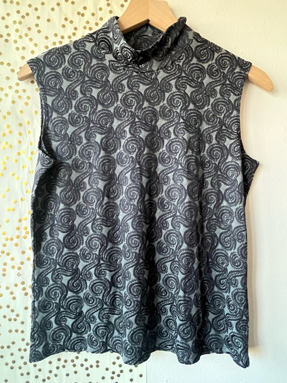Jones New York Sleeveless Mock Neck Tank in Black and Gray Swirl Jacquard